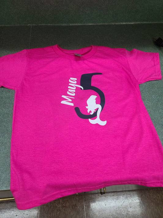 Customized t-shirt with Cricut