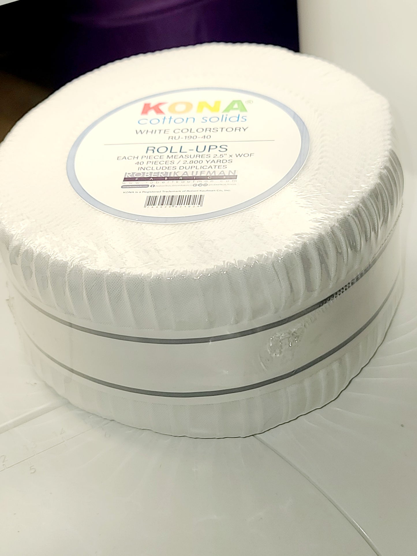 Pk/40 Pre-cut fabric strips 2-1/2"  100% Cotton, Jellyroll, Roll-up, Robert Kaufman KONA White Colorstory RU-190-40