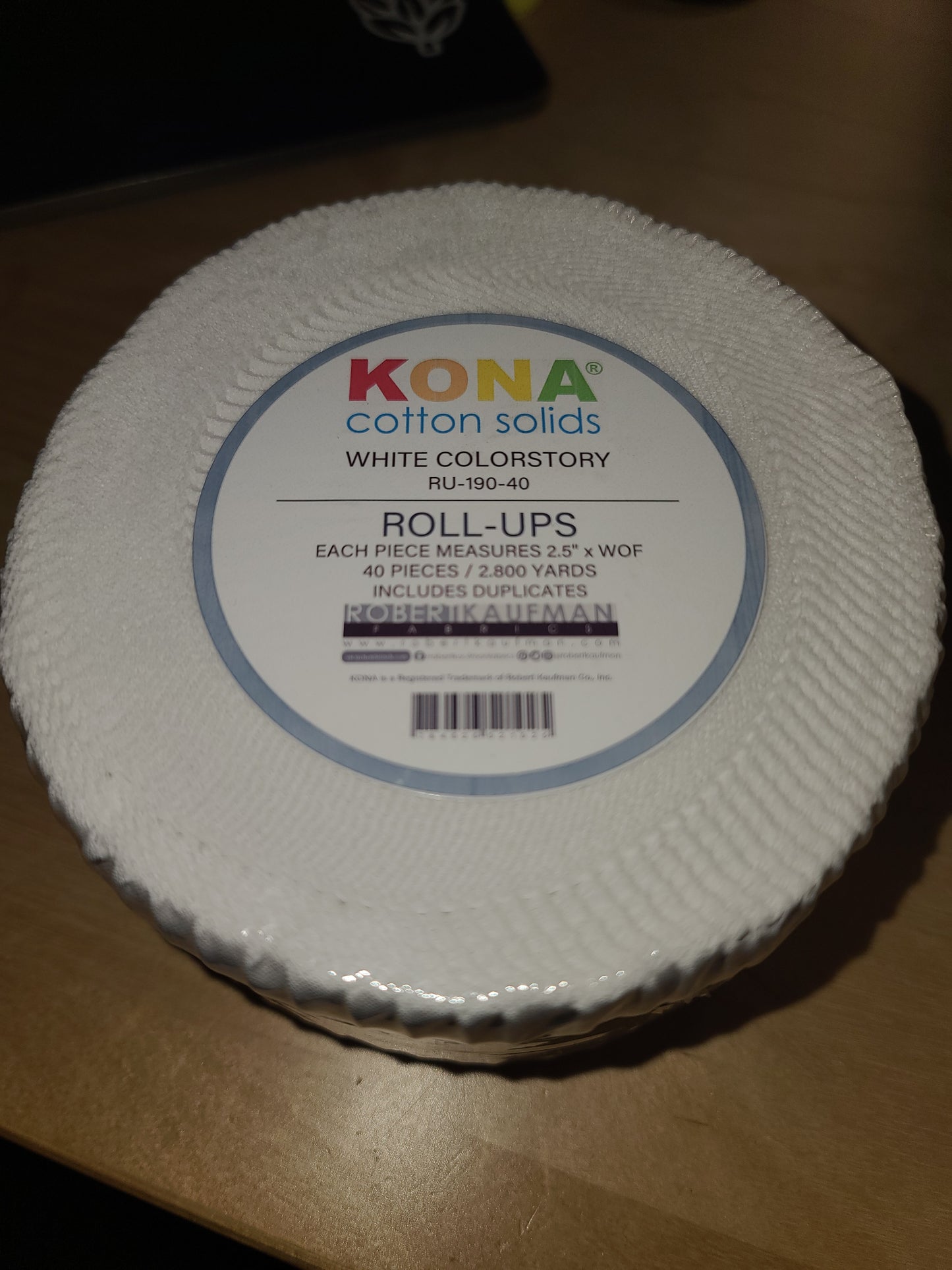 Pk/40 Pre-cut fabric strips 2-1/2"  100% Cotton, Jellyroll, Roll-up, Robert Kaufman KONA White Colorstory RU-190-40